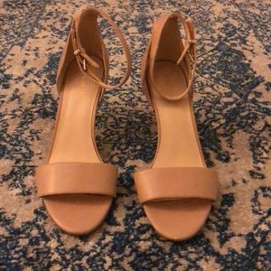 Tan leather 3 inch Nine West heels